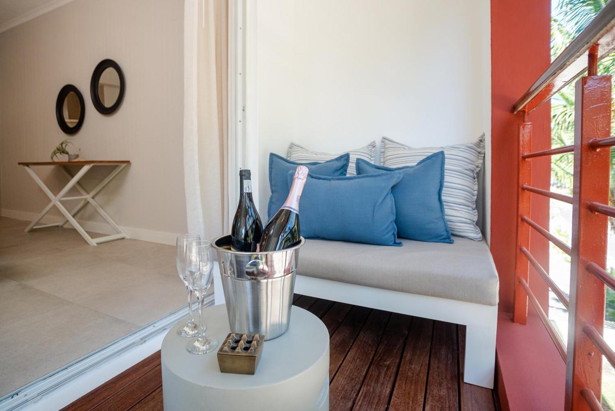 Blue Coral Beachfront Penthouse Flic en Flac Ngoại thất bức ảnh